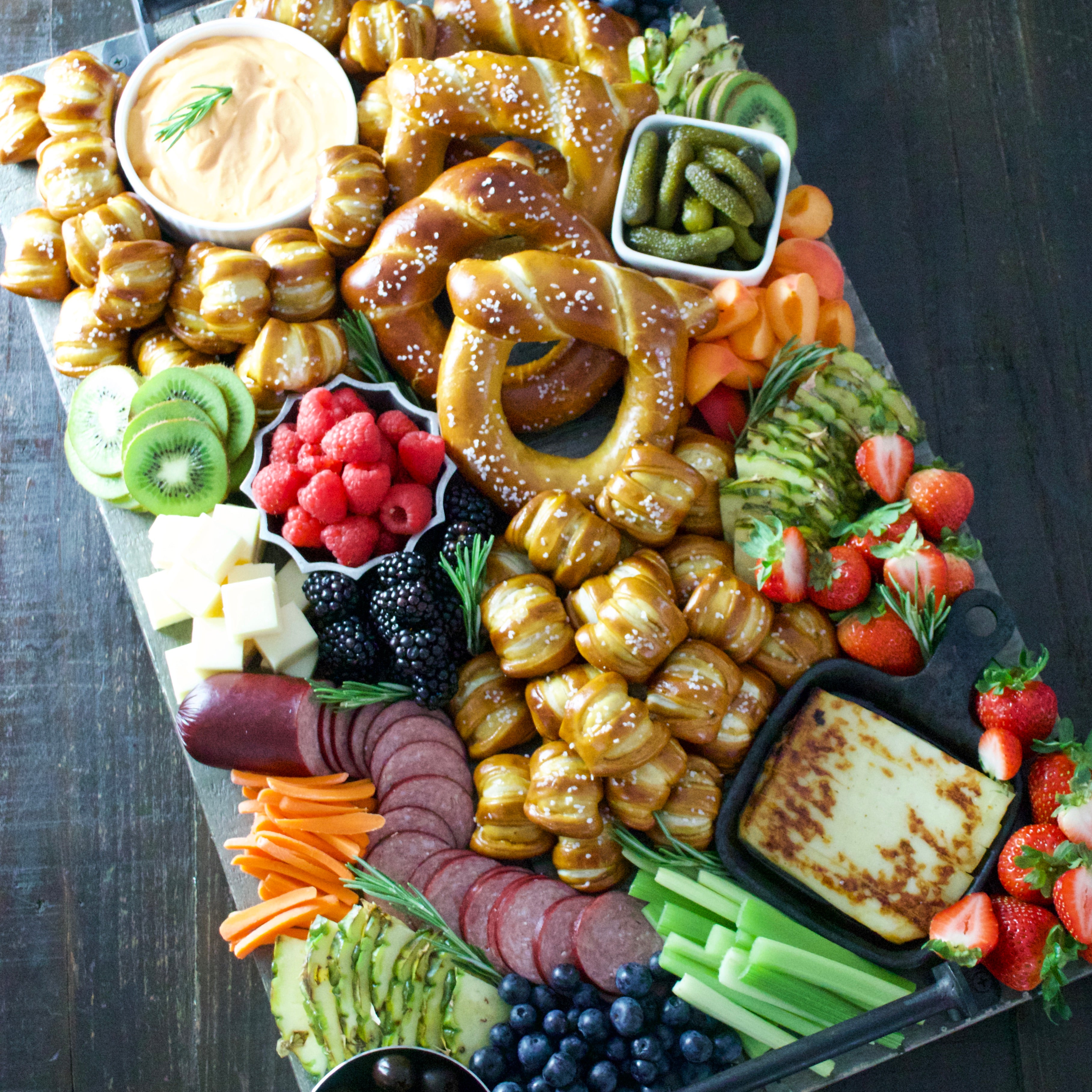 Father's Day Cheese & Pretzels Box (Limited Edition)